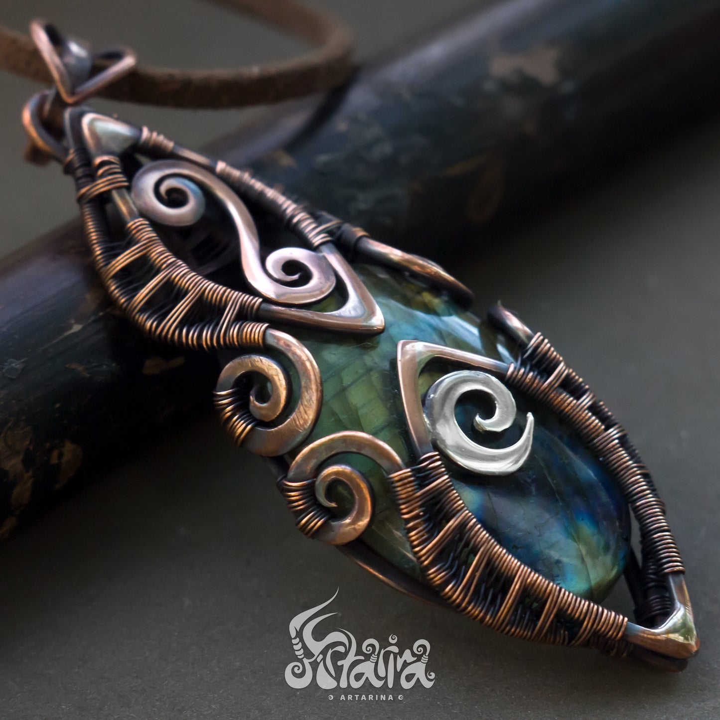 Wire wrapped necklace with stone. Copper wirewrap pendent necklace