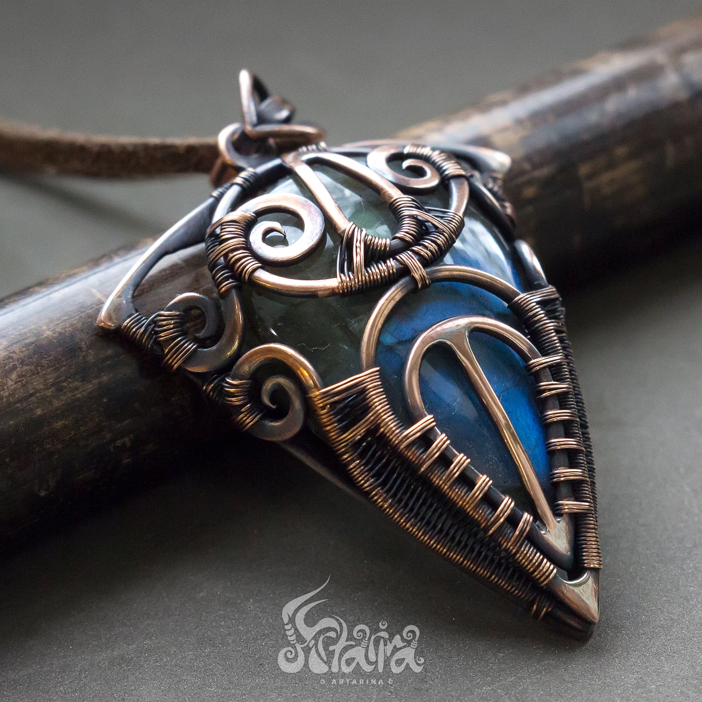 Wire wrapped copper labradorite pendant necklace jewelry gothic elven bold headywire wrapped talisman jewelry necklace pendant can be a great gift for a friend, husband, or a boyfriend. Artarina wirework necklace
