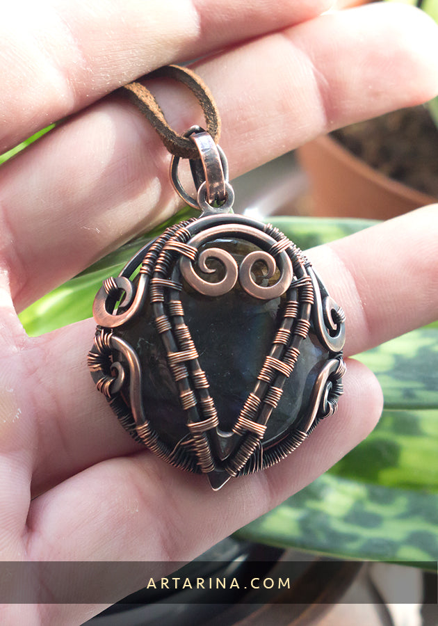 Round wire wrap pendant