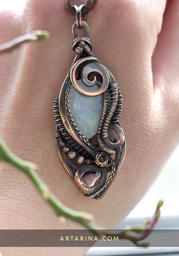 Heady wire wrap necklace