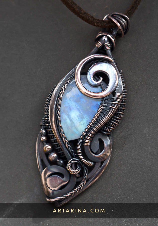 Heady wire wrapped pendant