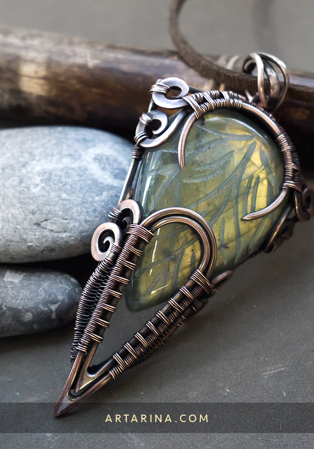 Ancient egyptian alien necklace. Aura atlantis jewelry pendant