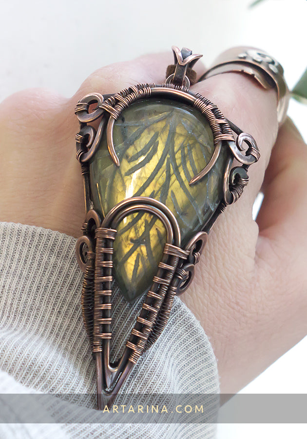 Ancient egyptian alien necklace. Aura atlantis jewelry pendant
