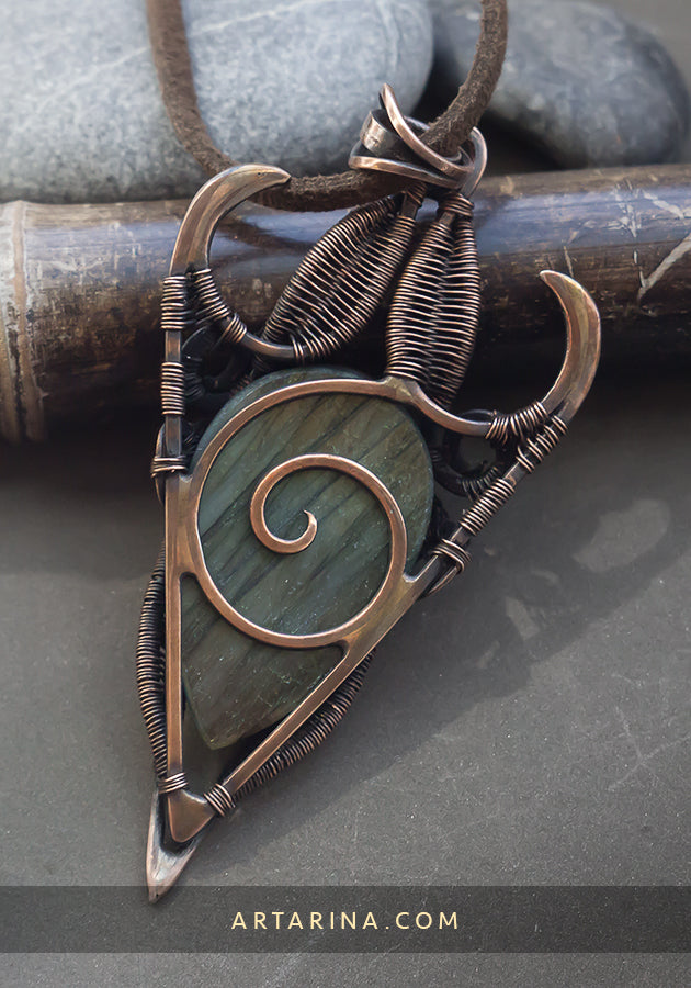 Green wire wrapped pendant