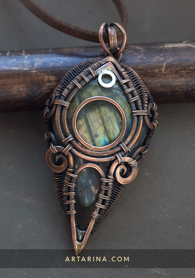 wire wrap labradorite pendant