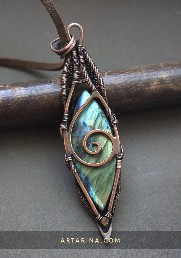 Labradorite stone pendant