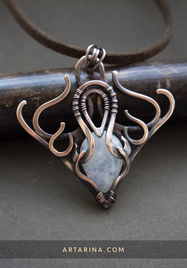 Wirewrapped moonstone