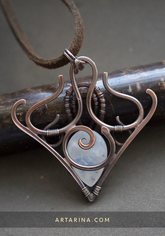 Wirewrapped moonstone
