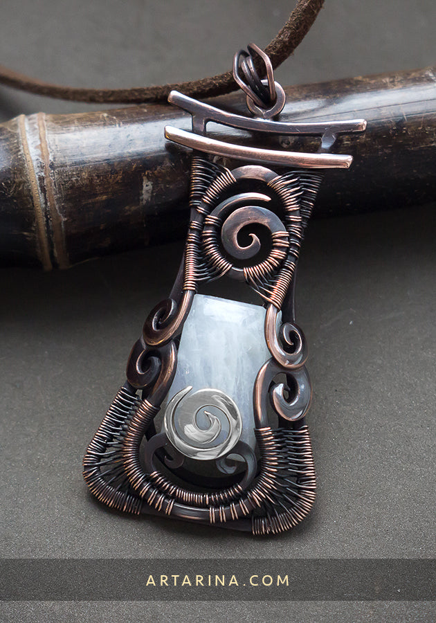 wirewrapped moonstone necklace