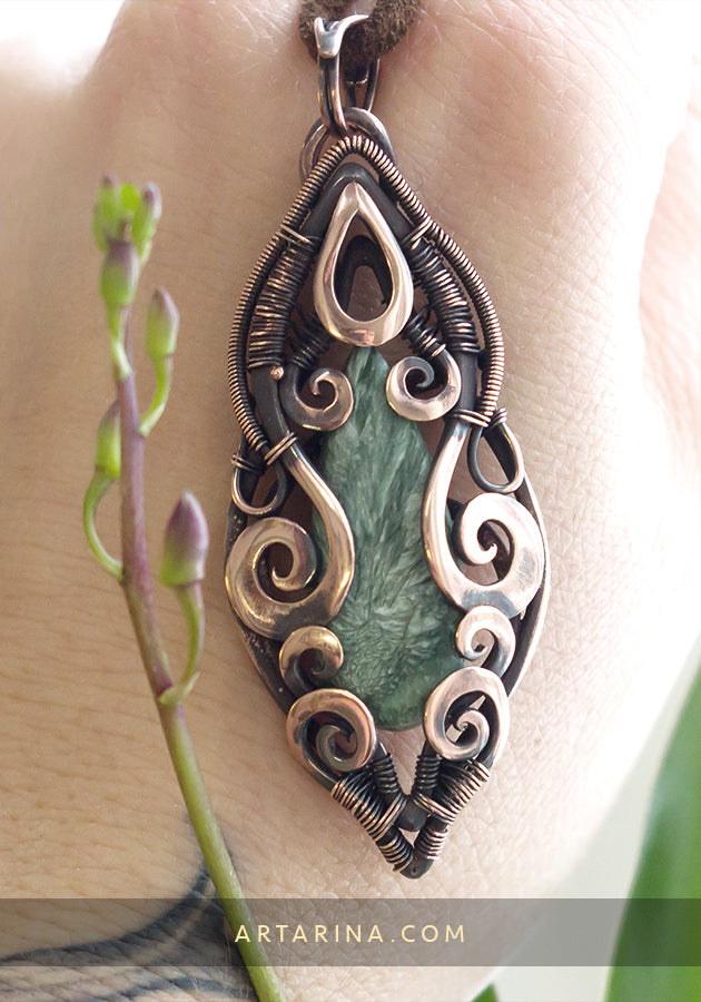 Wire wrapped seraphinite necklace