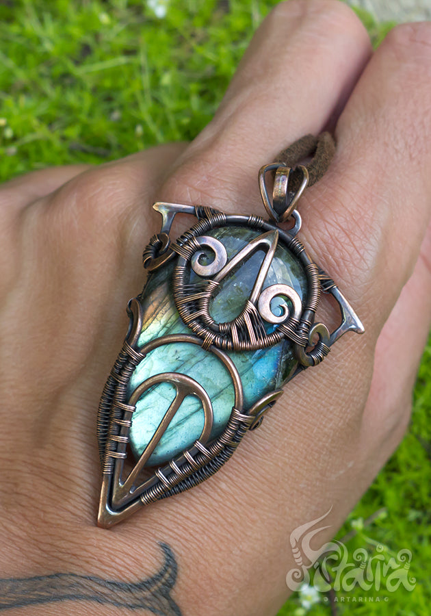 Wire wrapped pendant. Copper wire wrap stone pendant