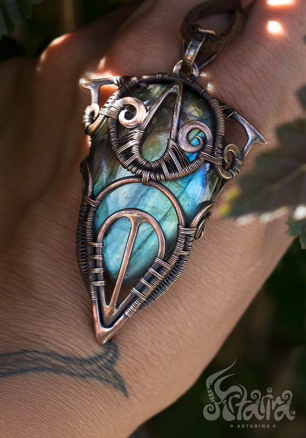 Wire wrapped pendant. Copper wire wrap stone pendant