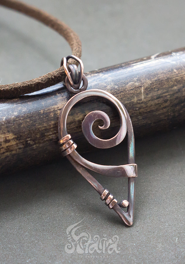 Small spiral shaped copper wire wrapped simple necklace Small copper wire wrapped pendant Minimalist designer wire wrap jewelry Unique oxidized copper crystal necklace by artarina
