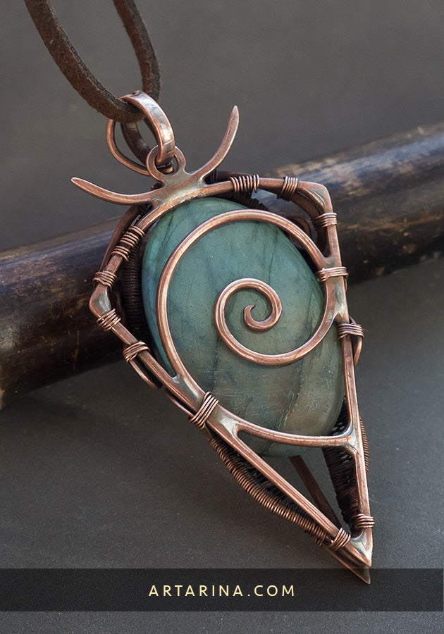 Back side labradorite pagan necklace pendant