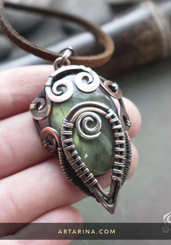green labradorite magical pendant