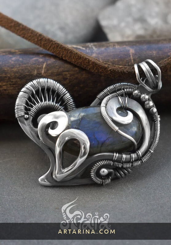 cyberpunk heart necklace pendant