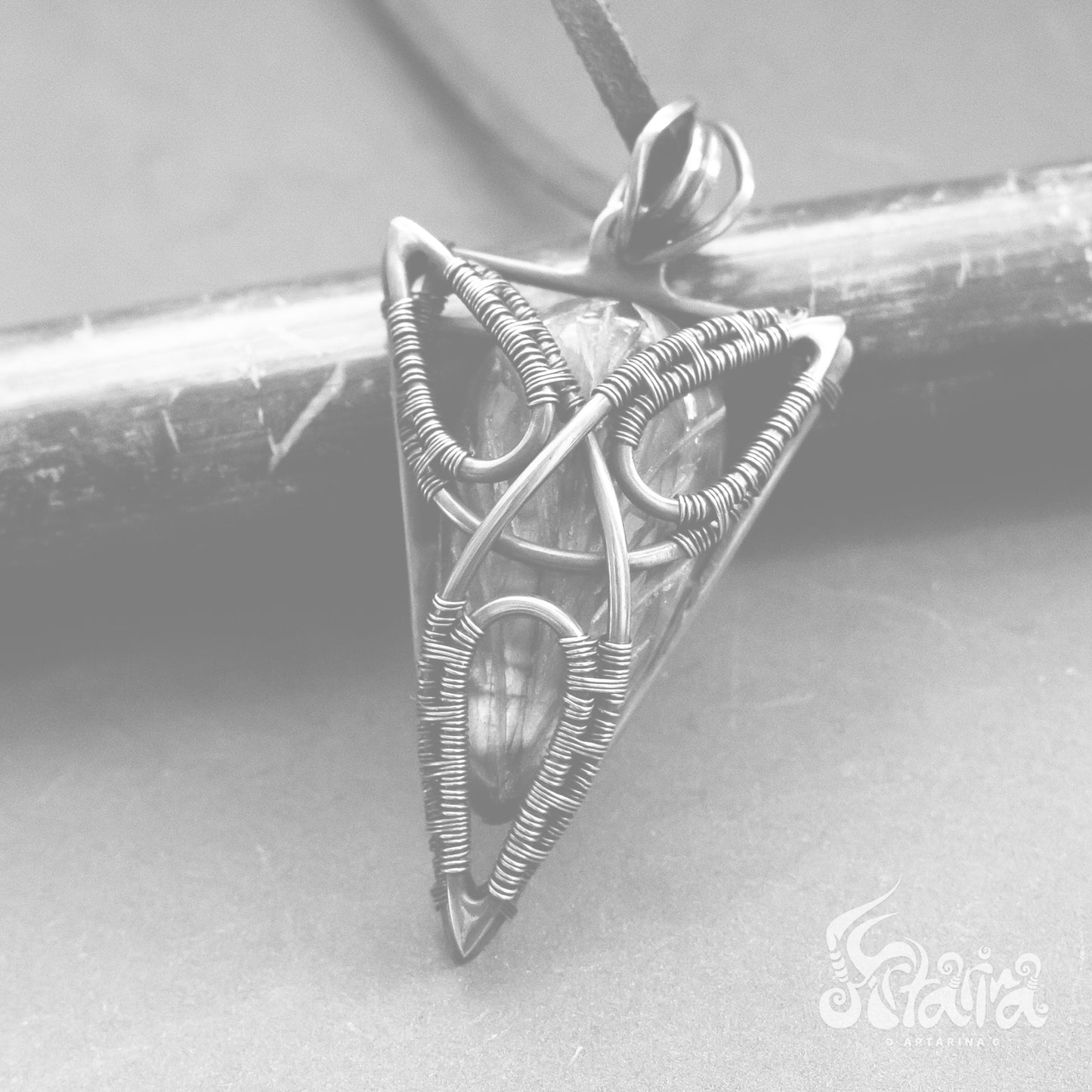 WIre wrapped triquetra pendant | Celtic symbolic design jewelry