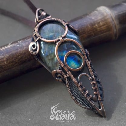 Mens heady Wire wrapped pendant. Copper wire wrap stone pendant