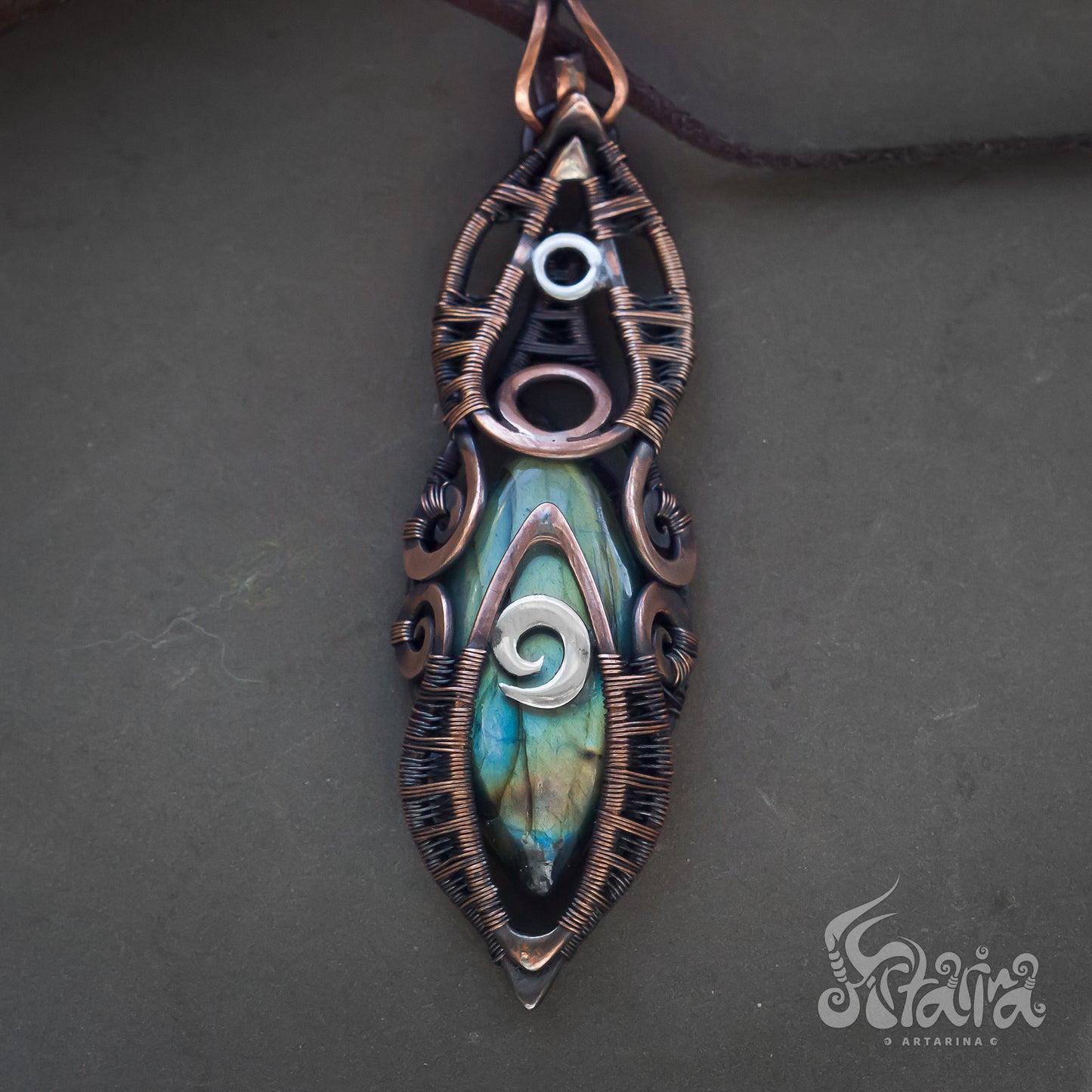 Rustic copper unique necklace pendant | Magical healing crystal amulet