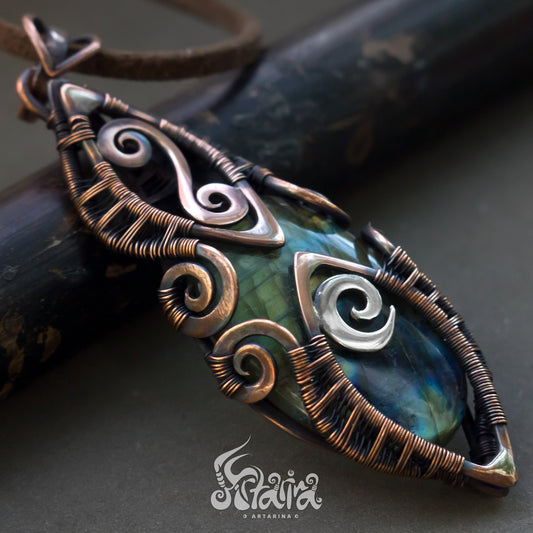 Wire wrapped necklace with stone. Copper wirewrap pendent necklace