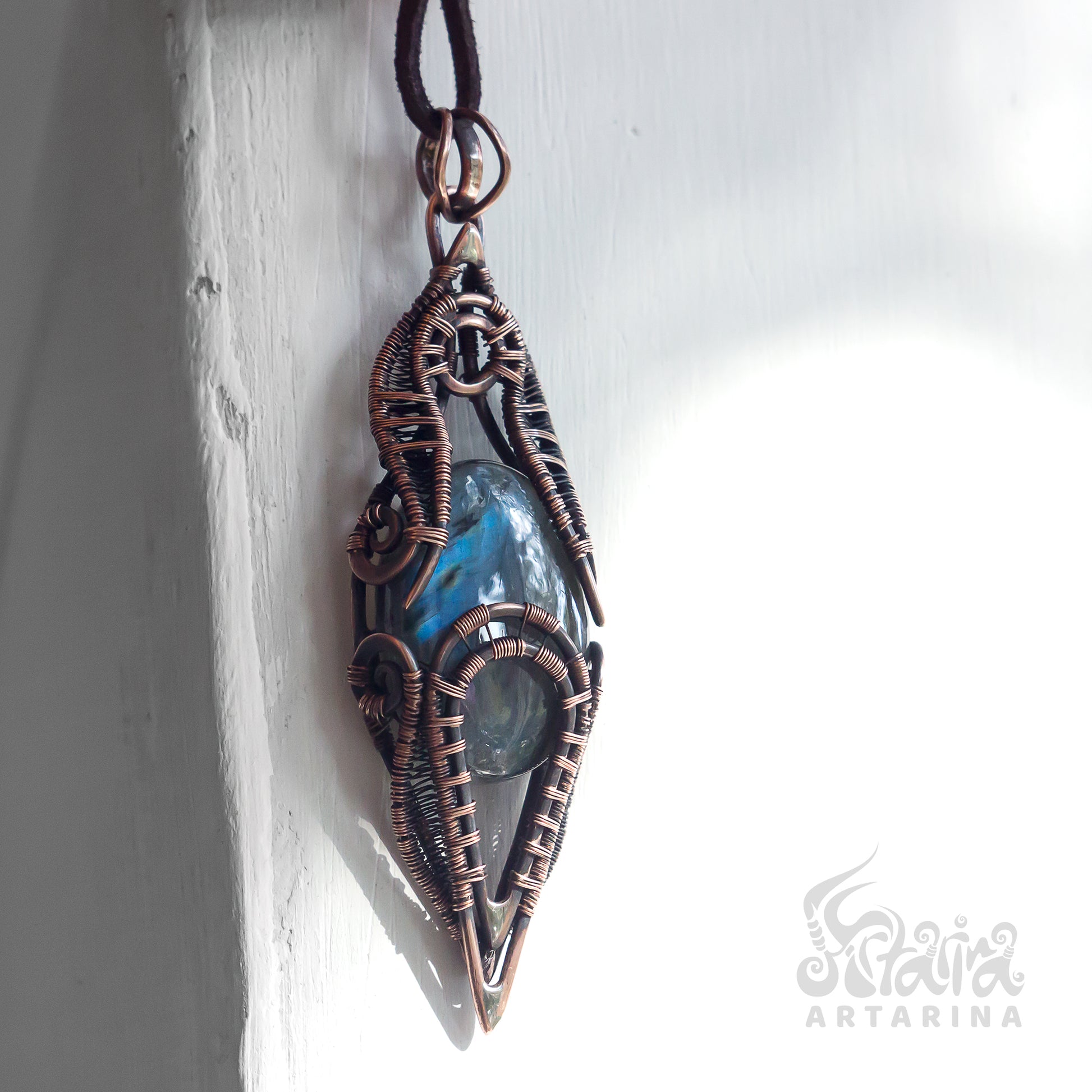 Handmade long  copper wire wrapped necklace with natural labradorite stone pic 1