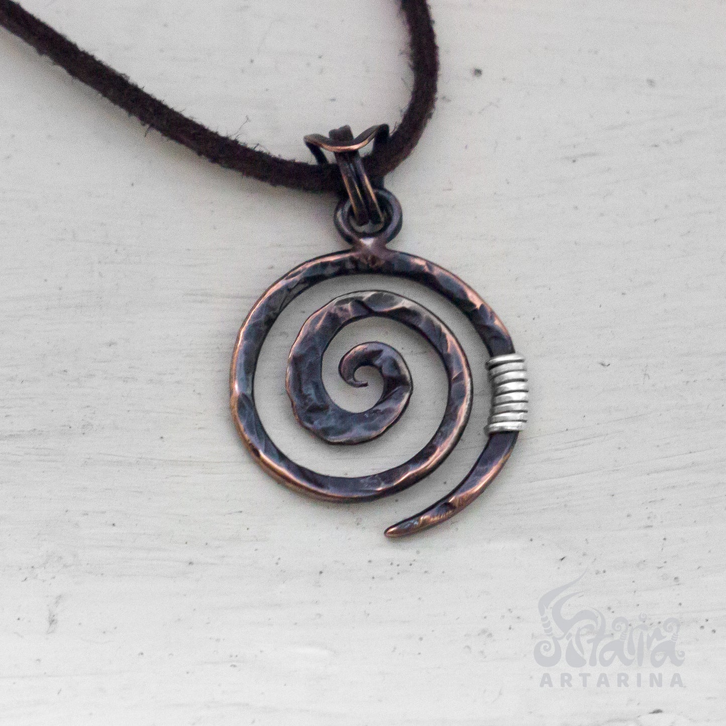 Oxidized rustic copper hammered spiral necklace / Rustic boho sacred symbol necklace pic 1