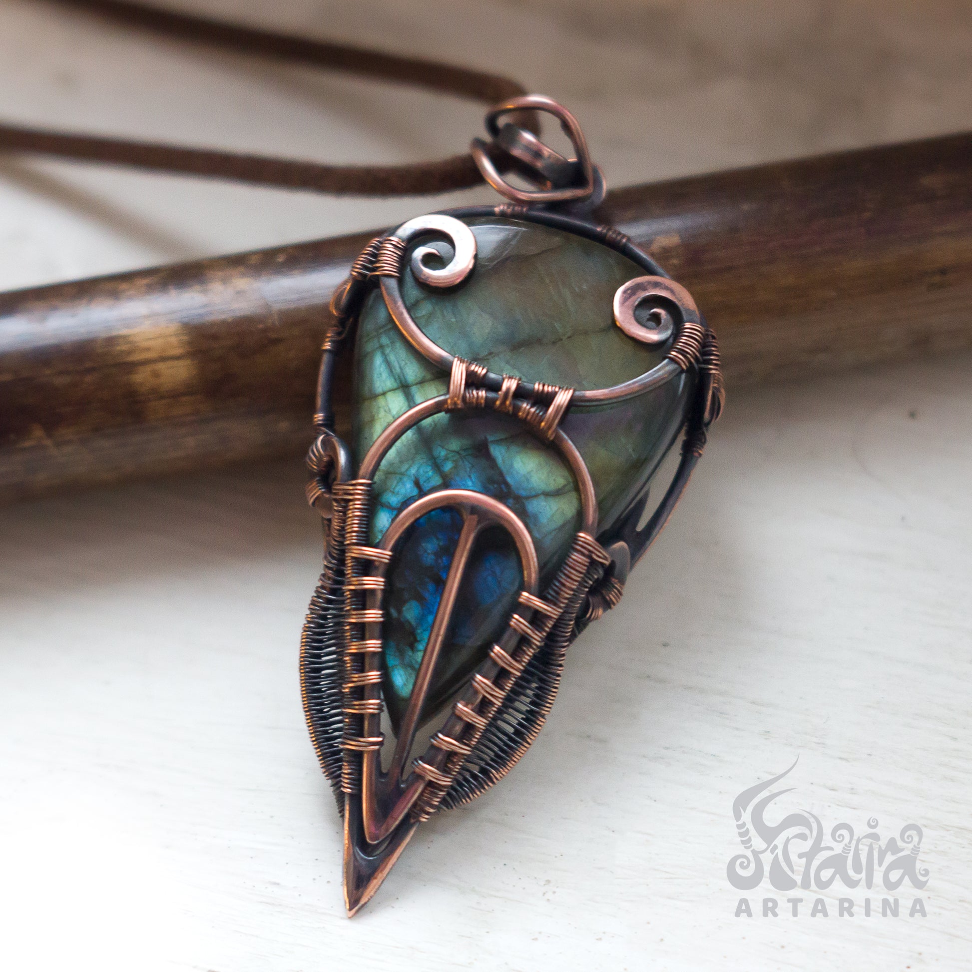 Large copper pendant with stunning labradorite stone, handcrafted for distinctive style and cosmic radiance - a unique accessory for bold individual expression pic 2