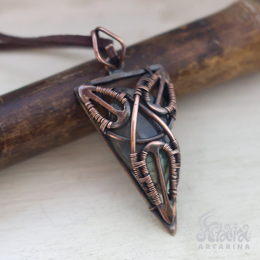 Triangle patina copper wire necklace with labradorite stone