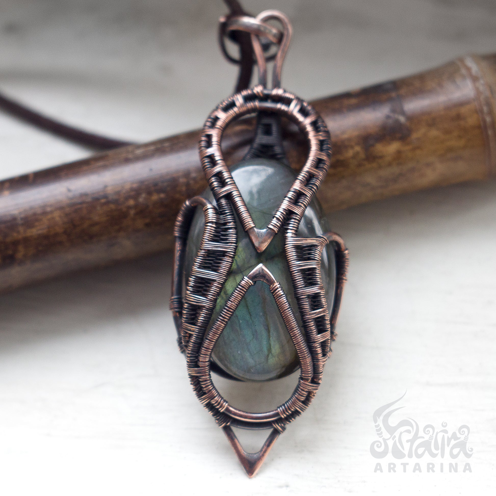 Labradorite bold steampunk wire wrapped necklace pic 2