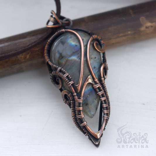 Fantasy copper rustical necklace with natural stone spectrolite pic 1