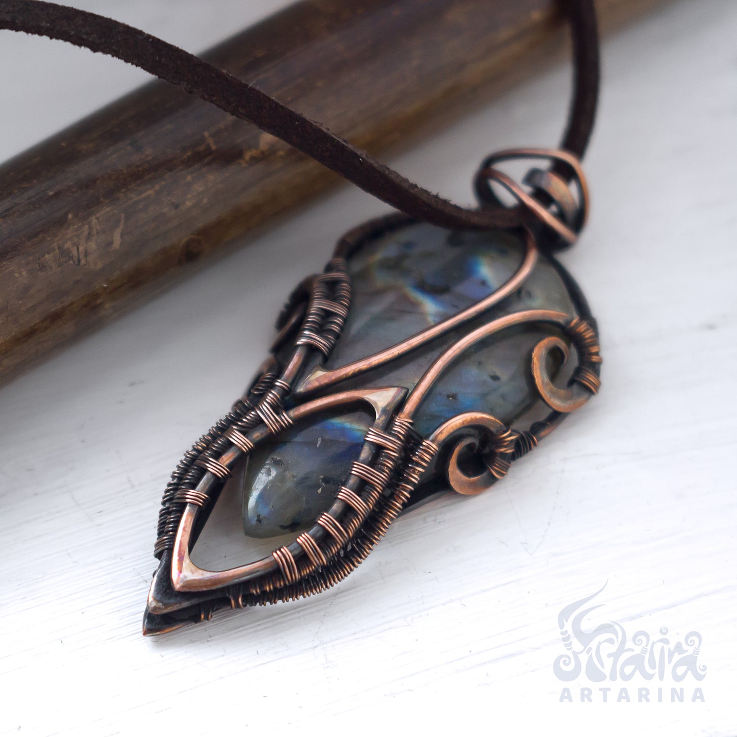 Fantasy copper rustical necklace with natural stone spectrolite pic 4