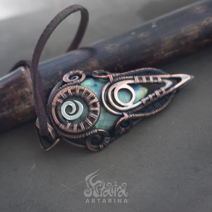 Mythical esoteric copper necklace with green labradorite gemstone pic 5Steam punk clothing outfit, industrial jewelry, darkwear cyberpunk fashion, boyfriend aesthetic necklace 