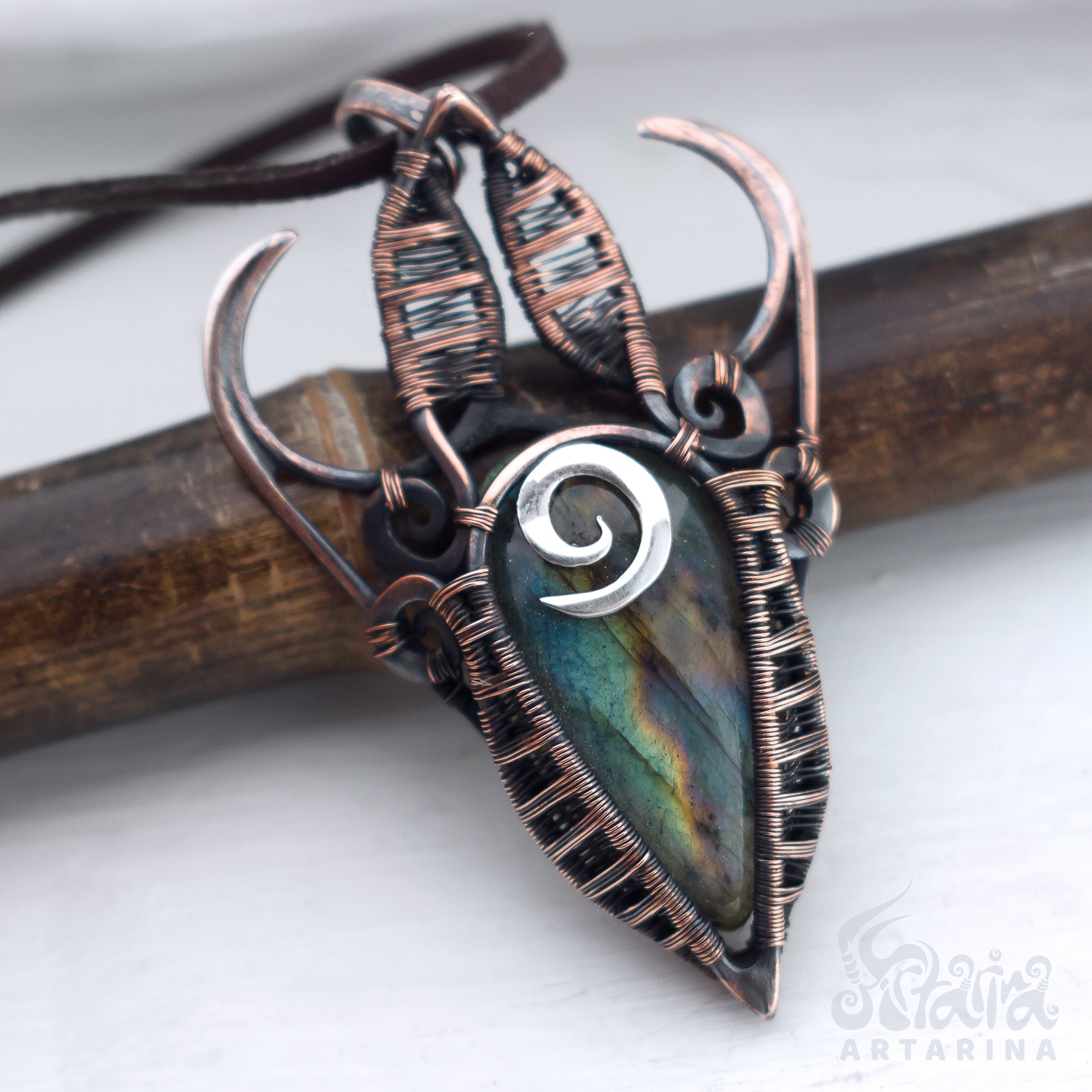 Multi colored rainbow labradorite spectrolite pendant necklace with sacred esoteric silver spiral pic 4