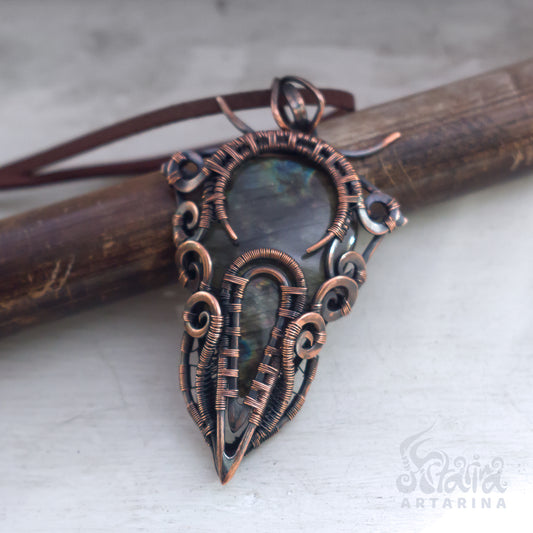 Spiritual witchy shamanic amulet. Unique labradorite bold big handcrafted necklace