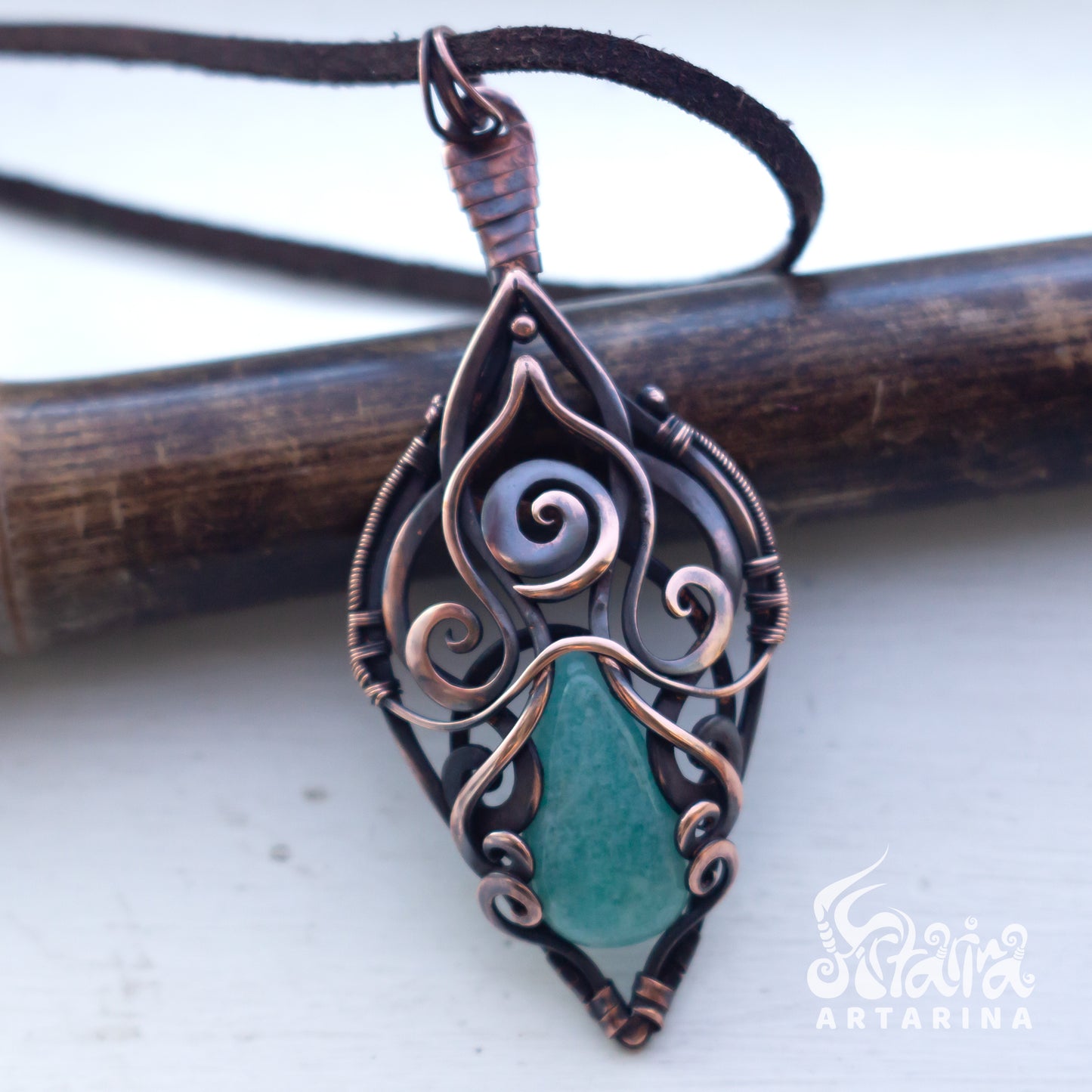 Dungeon master outfit, dragon pendant, wizard cloak necklace