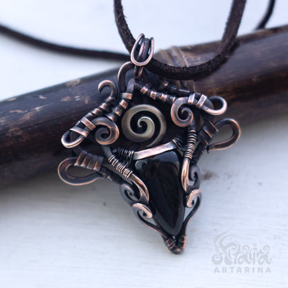 Ancient energy necklace. Shumerian babylon obsidian necklace