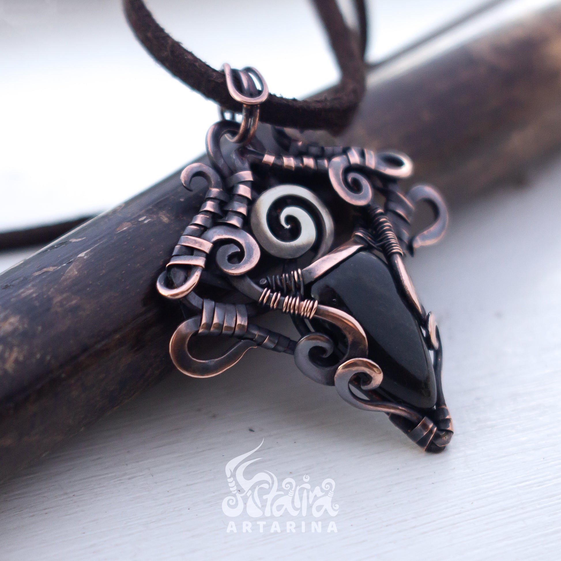 Ancient energy necklace. Shumerian babylon obsidian necklace