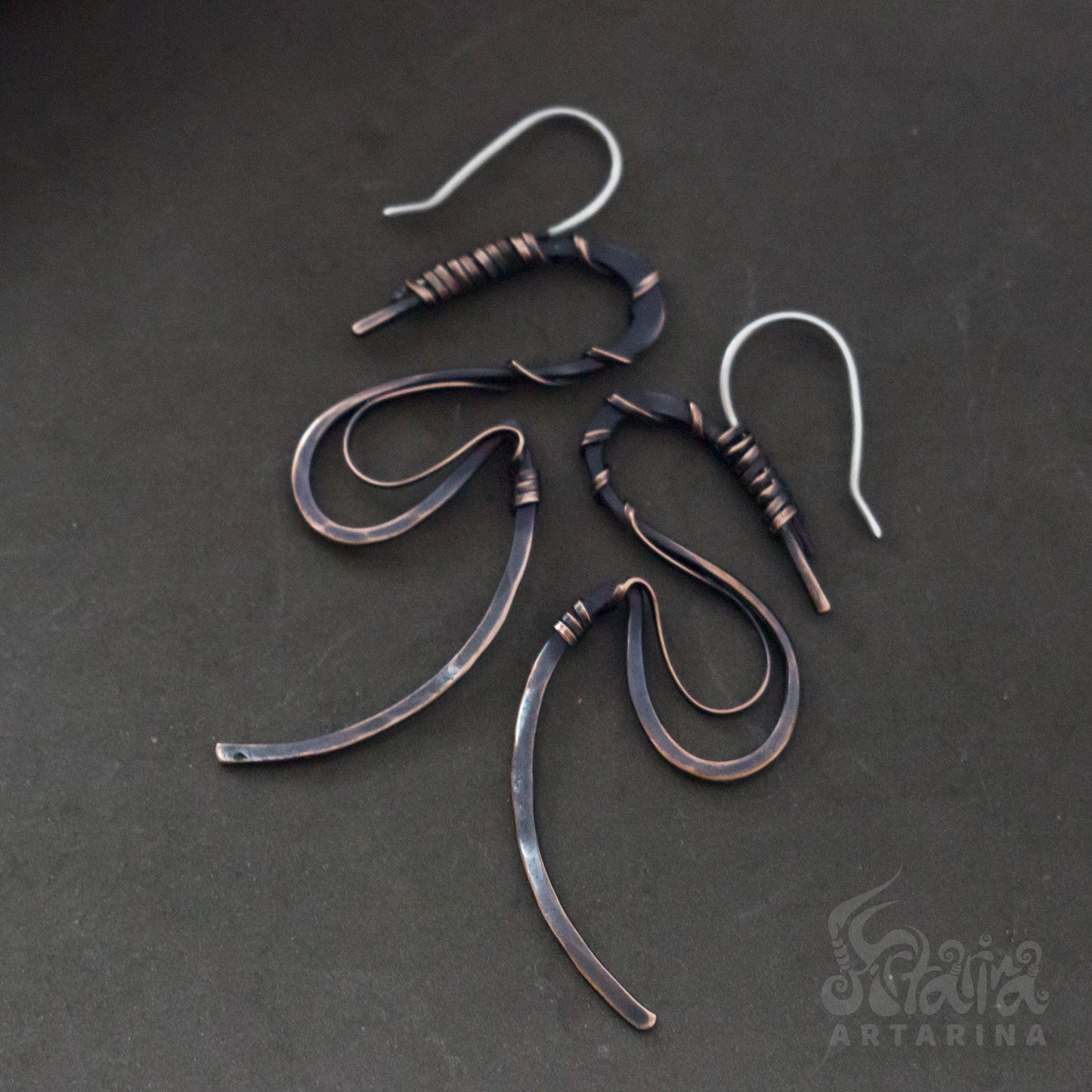 Dangle unique copper wire earrings / Rustic handmade abstract earrings