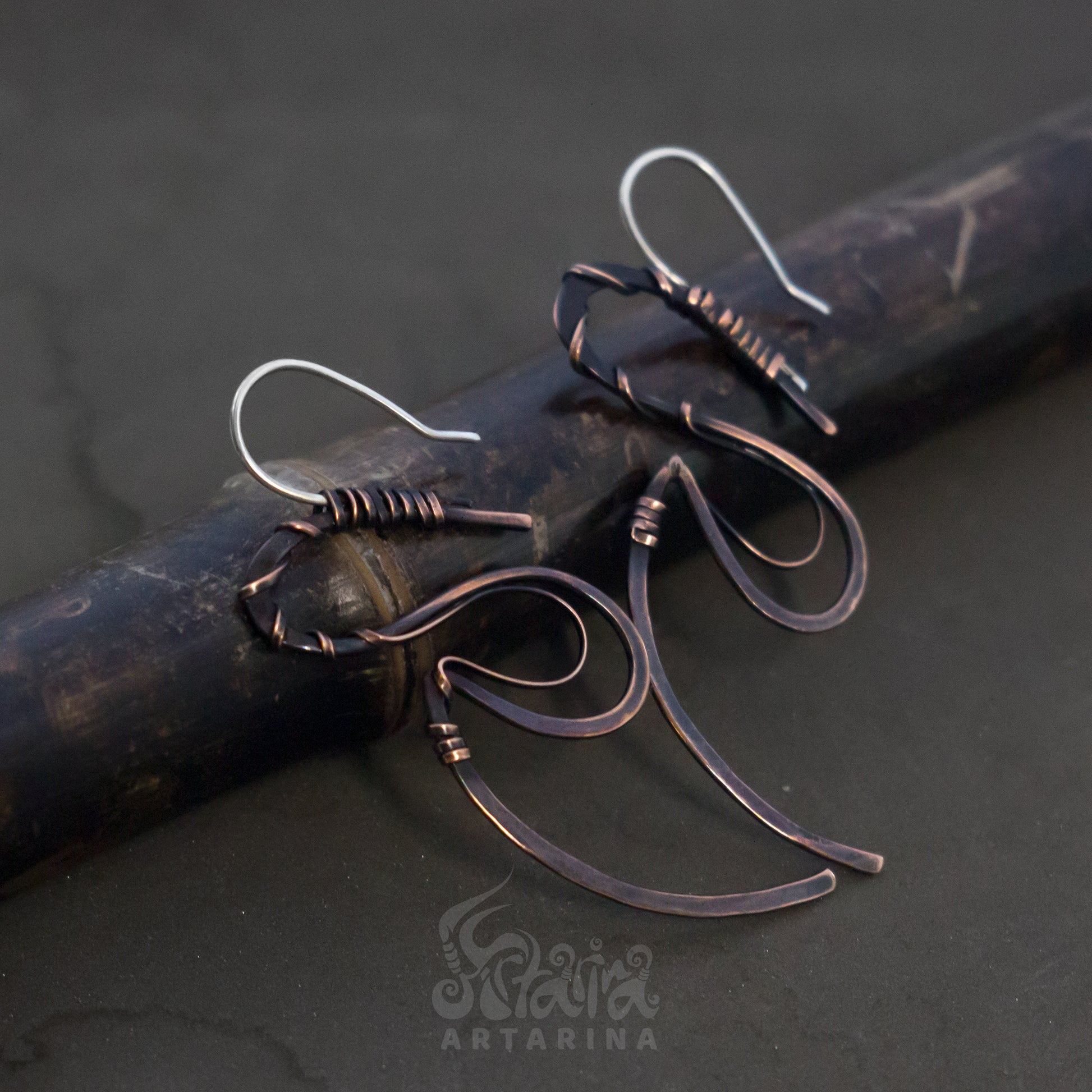 Dangle unique copper wire earrings / Rustic handmade abstract earrings –  Artarina