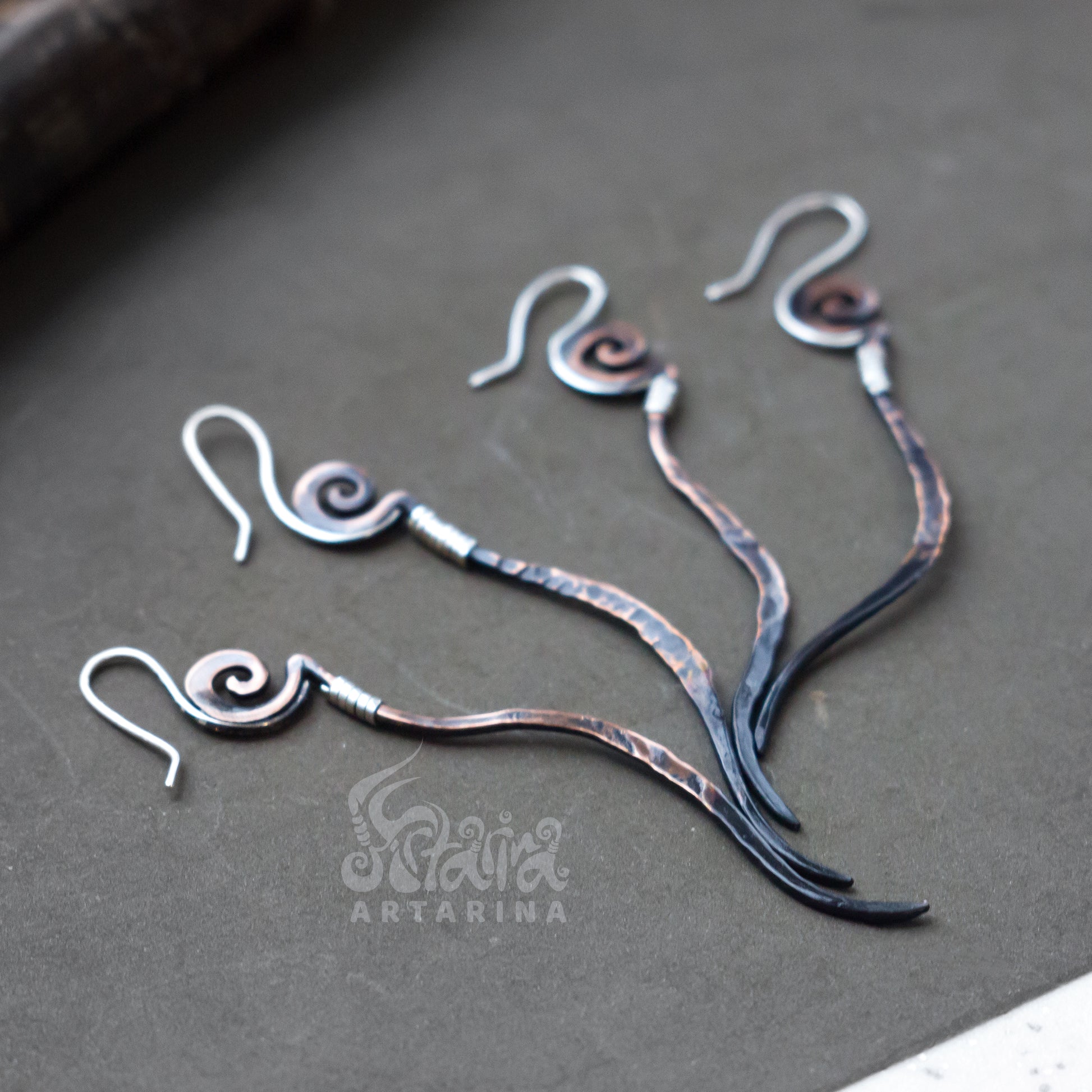 Handmade hand forged ombre earrings with balck mbre effect pic 1