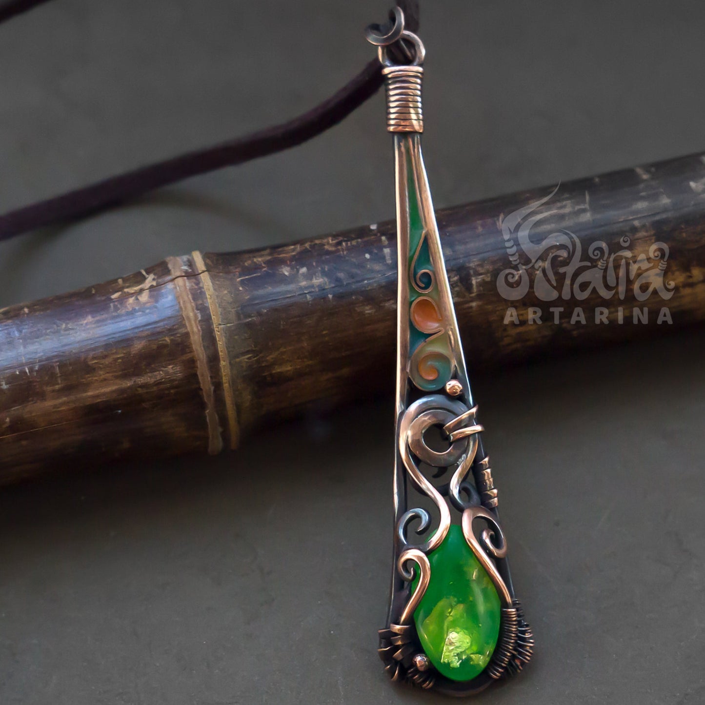 Long copper necklace with beautiful resin enamel pattern and green handcrafted resin cabochon.  pic 1