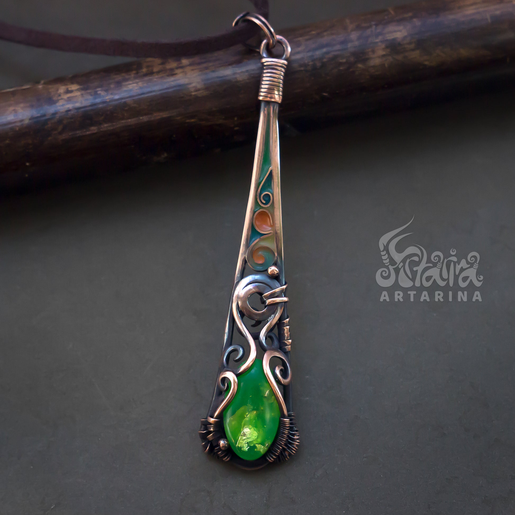 Long copper necklace with beautiful resin enamel pattern and green handcrafted resin cabochon.  pic 3