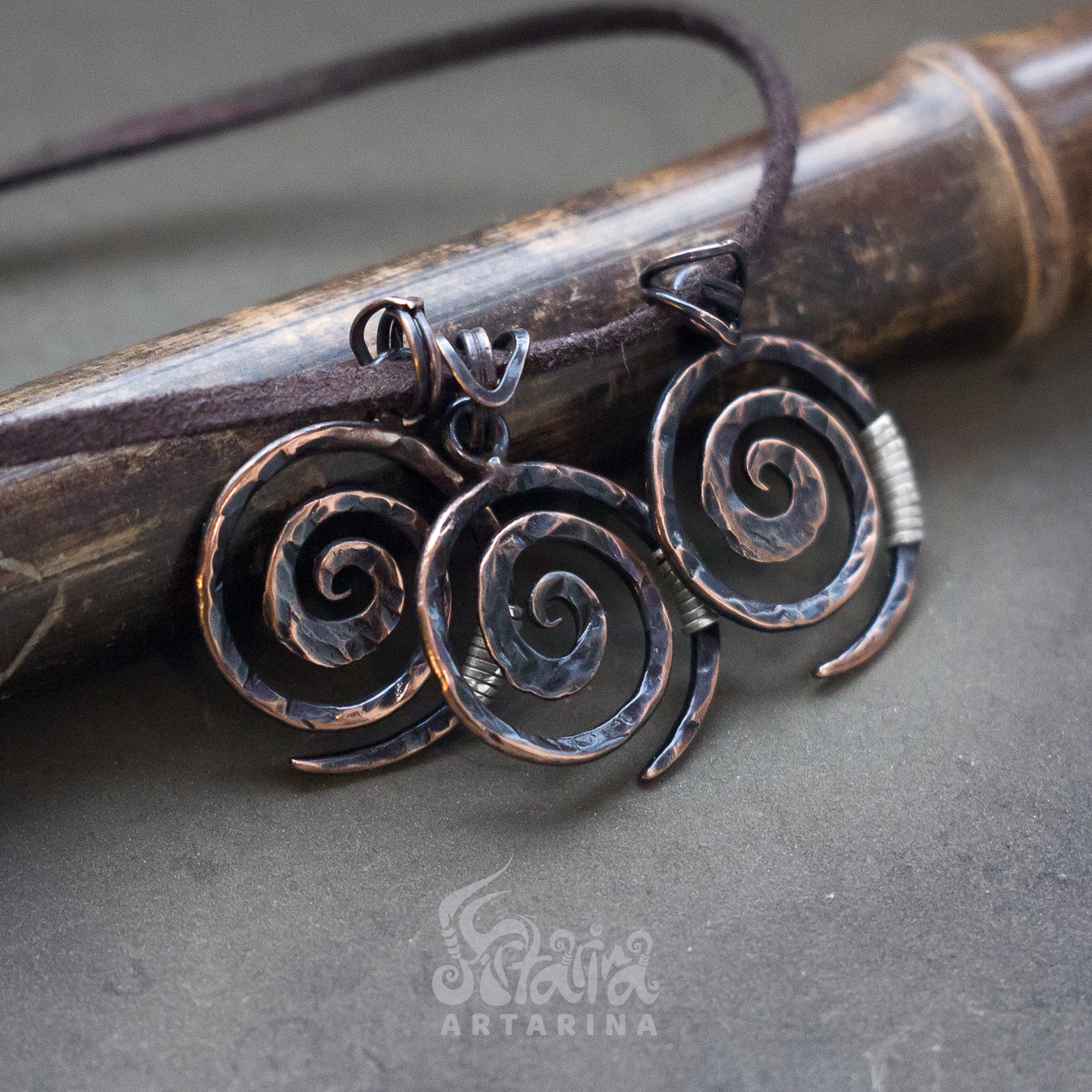 Oxidized rustic copper hammered spiral necklace / Rustic boho sacred symbol necklace pic 4