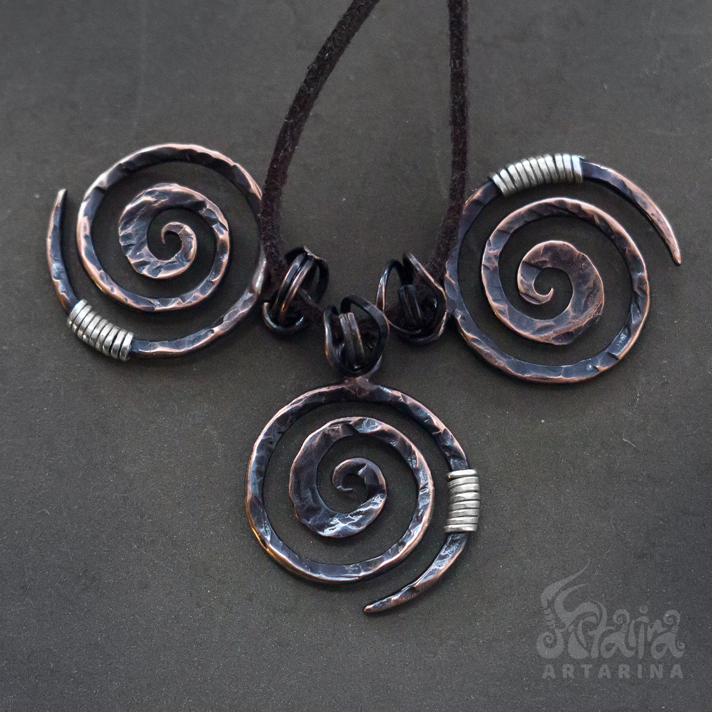 Oxidized rustic copper hammered spiral necklace / Rustic boho sacred symbol necklace pic 2
