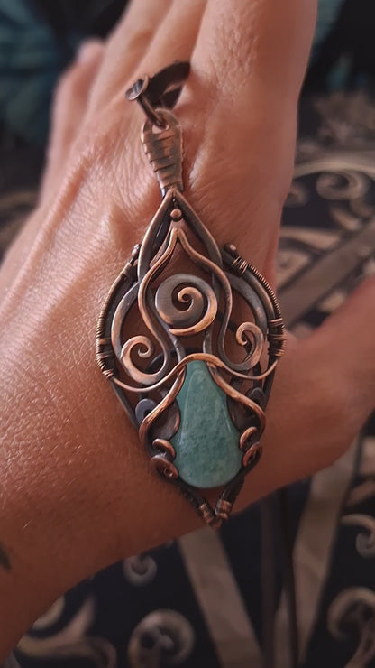 Dungeon master outfit, dragon pendant, wizard cloak necklace