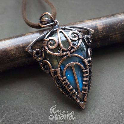 Wire wrapped copper labradorite pendant necklace jewelry gothic elven bold headywire wrapped talisman jewelry necklace pendant can be a great gift for a friend, husband, or a boyfriend. Artarina wirework necklace