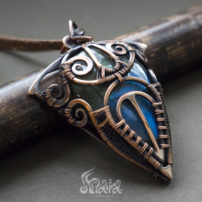 Wire wrapped copper labradorite pendant necklace jewelry gothic elven bold headywire wrapped talisman jewelry necklace pendant can be a great gift for a friend, husband, or a boyfriend. Artarina wirework necklace