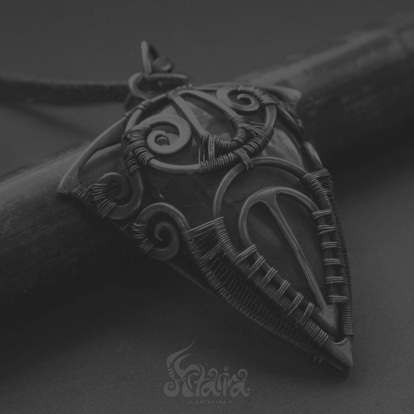 Wire wrapped pendant. Copper wire wrap labradorite gemstone pendant