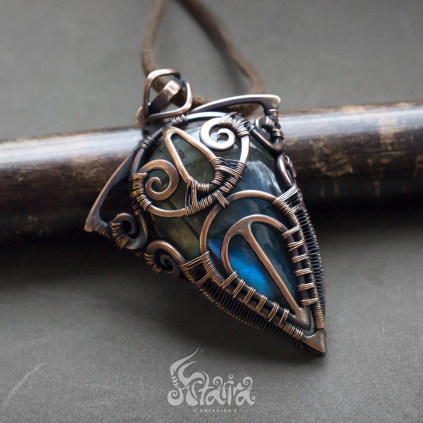 Wire wrapped copper labradorite pendant necklace jewelry gothic elven bold headywire wrapped talisman jewelry necklace pendant can be a great gift for a friend, husband, or a boyfriend. Artarina wirework necklace