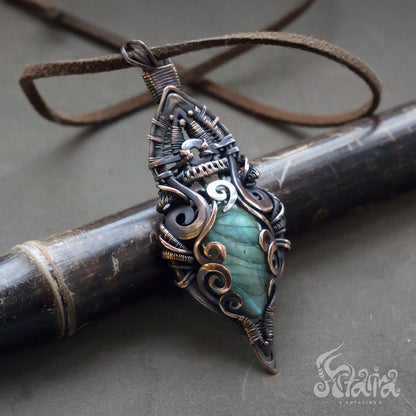 Labradorite Pendant, Copper Wire Wrapped Pendant Necklace, Artisan Jewellery, Mother  Gift Crystal jewelry Wire wrapped pendant Naural Stone necklace Elven Forest child Mystical green silver and brown metal and stone Pendant for neck